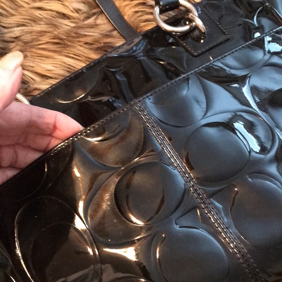 Lovely Coach Patent Leather Bag - Picture 3 of 8